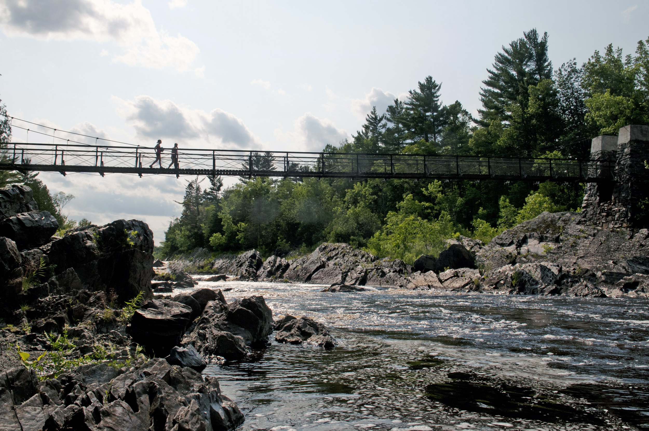 The suspension bridge at Jay Cooke State Park
