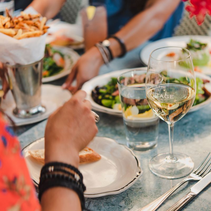 Saint Paul Meritage dining friends
